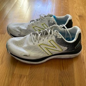New balance mens shoes size 13 4E wide